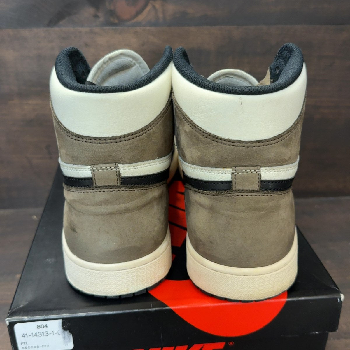 Jordan 1 Retro High Dark Mocha Size 12 (Pre-Owned)
