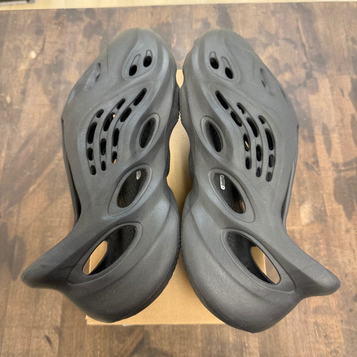 adidas Yeezy Foam RNR Onyx - Image 5