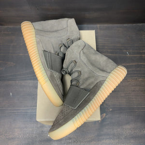 adidas Yeezy Boost 750 Chocolate Size 13 (Pre-Owned) - Image 2
