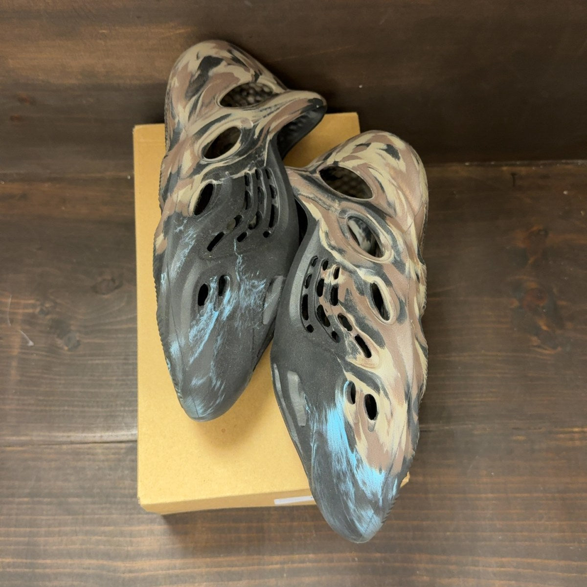 adidas Yeezy Foam RNR MX Cinder - Image 2