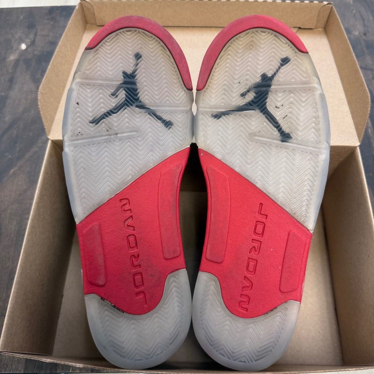 Jordan 5 Retro Fire Red Black Tongue (2013) Size 13 (Pre-Owned) - Image 3