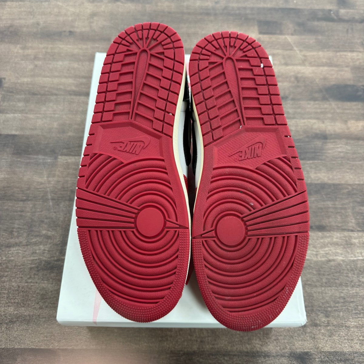 Jordan 1 Retro Low OG Trophy Room Rookie Card Away - Image 4