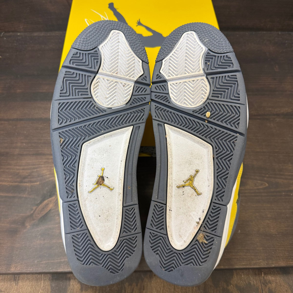 Jordan 4 Retro Lightning (2021) - Image 5