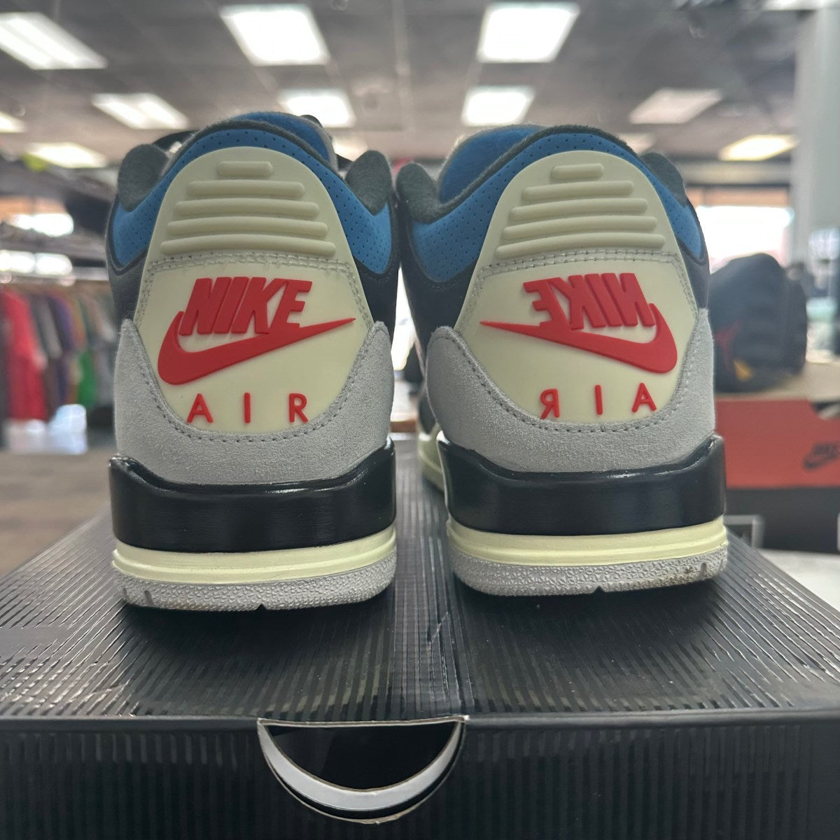 Jordan 3 Retro OG Rare Air - Image 4