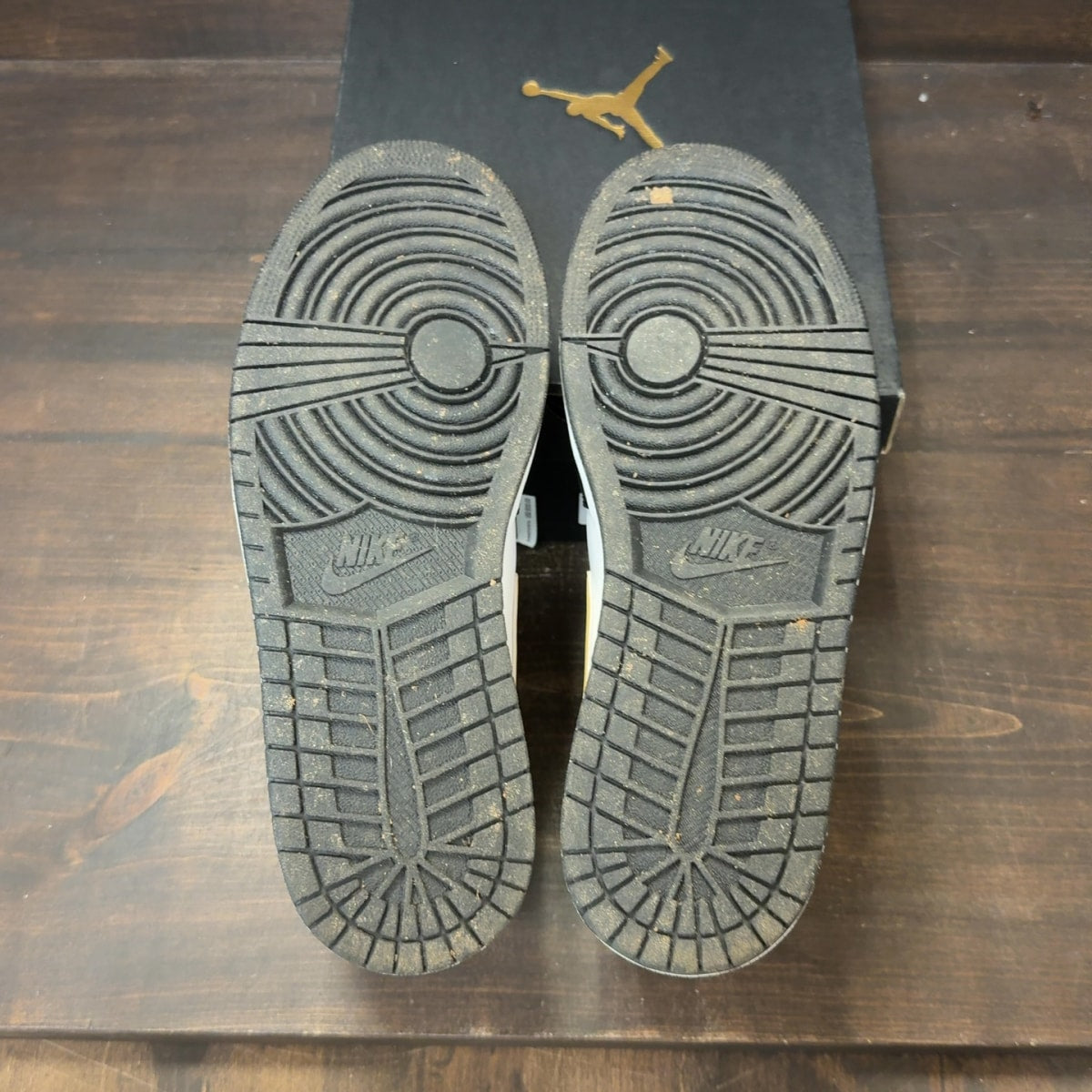 Jordan 1 Mid White Pollen Black - Image 7