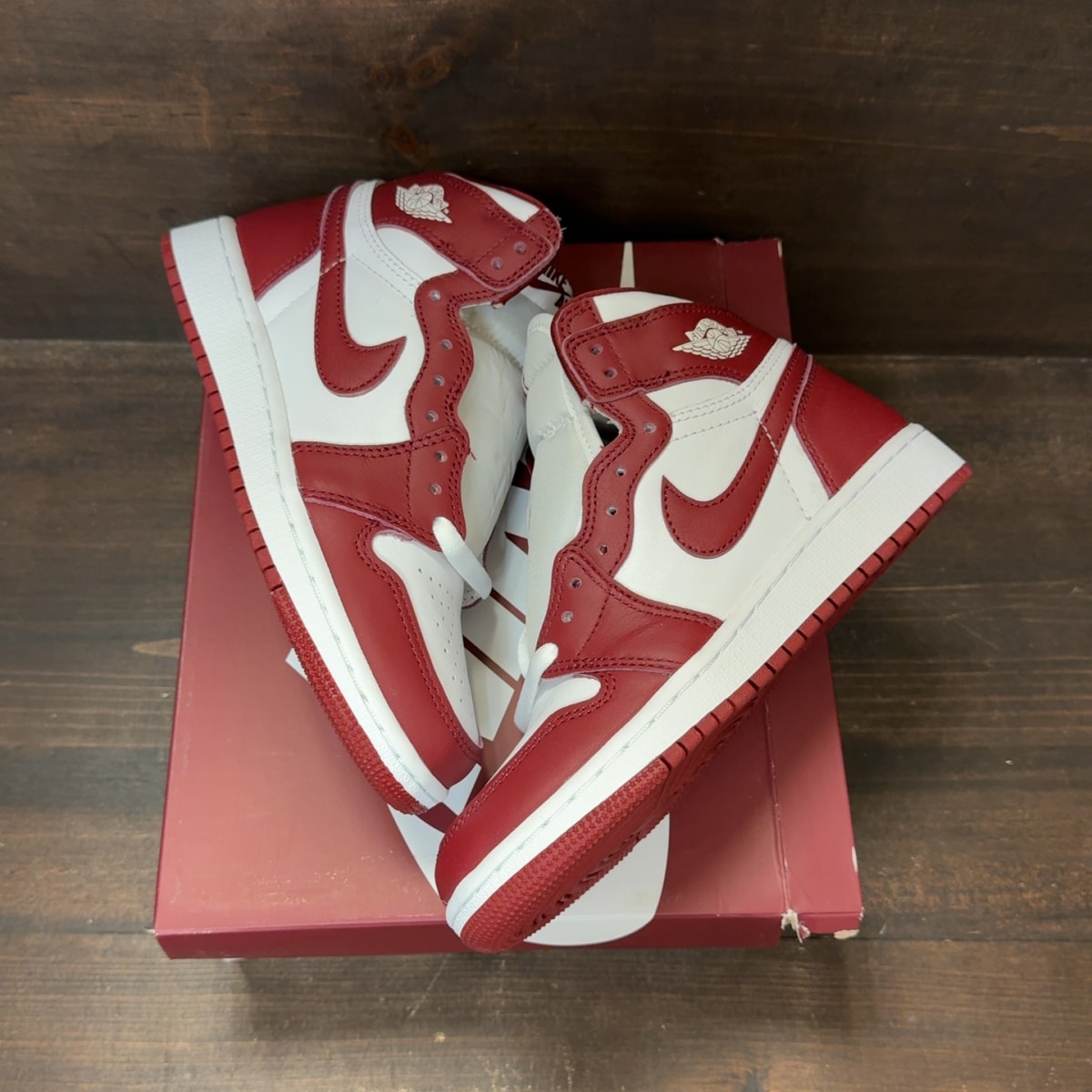 Jordan 1 Retro High OG Artisanal Team Red (GS) Size 3.5Y - Image 2