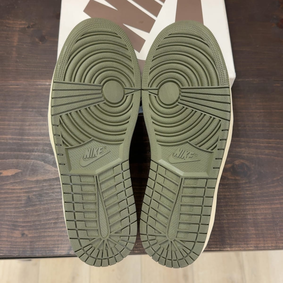 Jordan 1 Retro Low OG SP Travis Scott Medium Olive Size 10.5 (Pre-Owned) - aux