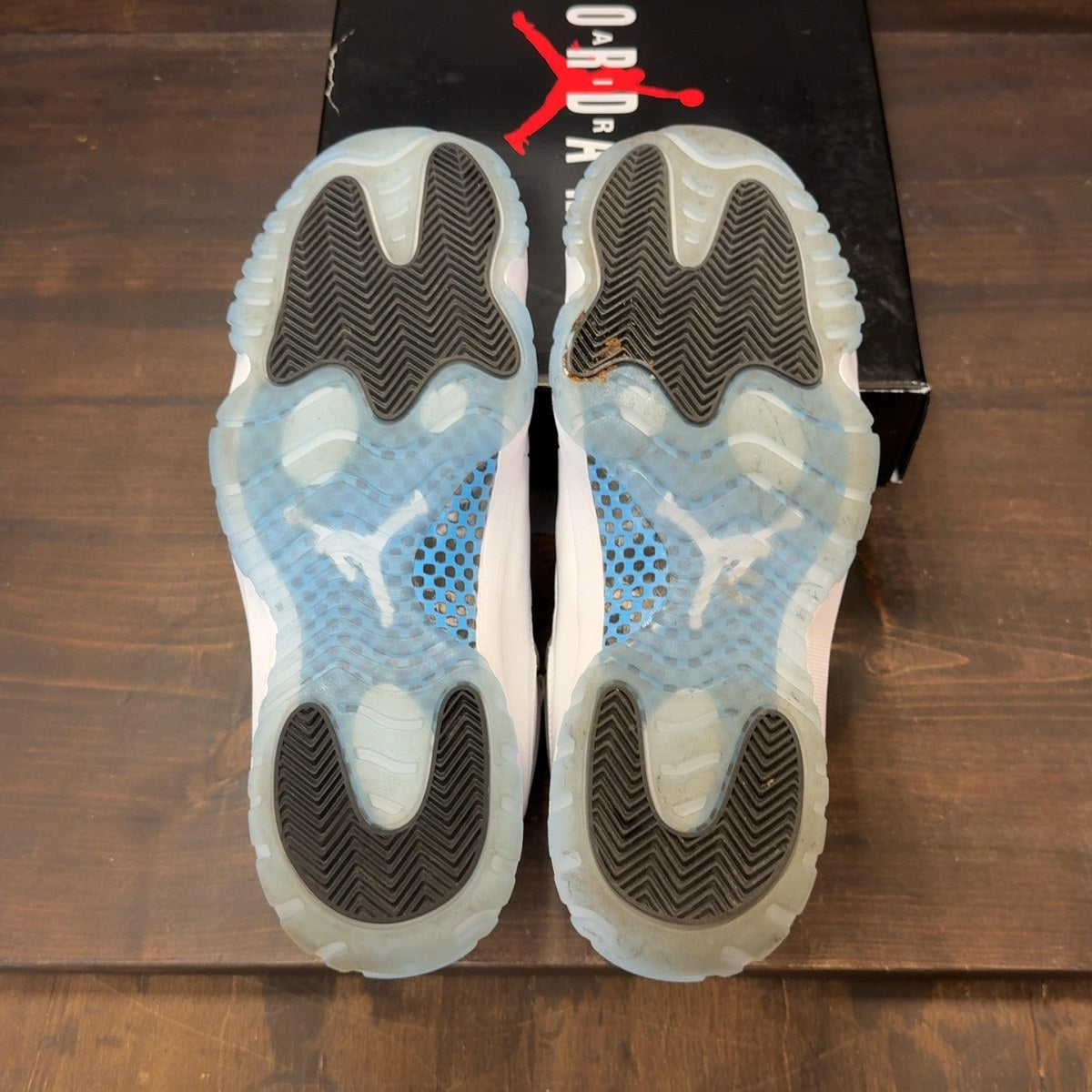Jordan 11 Retro Legend Blue (2024) - Image 8