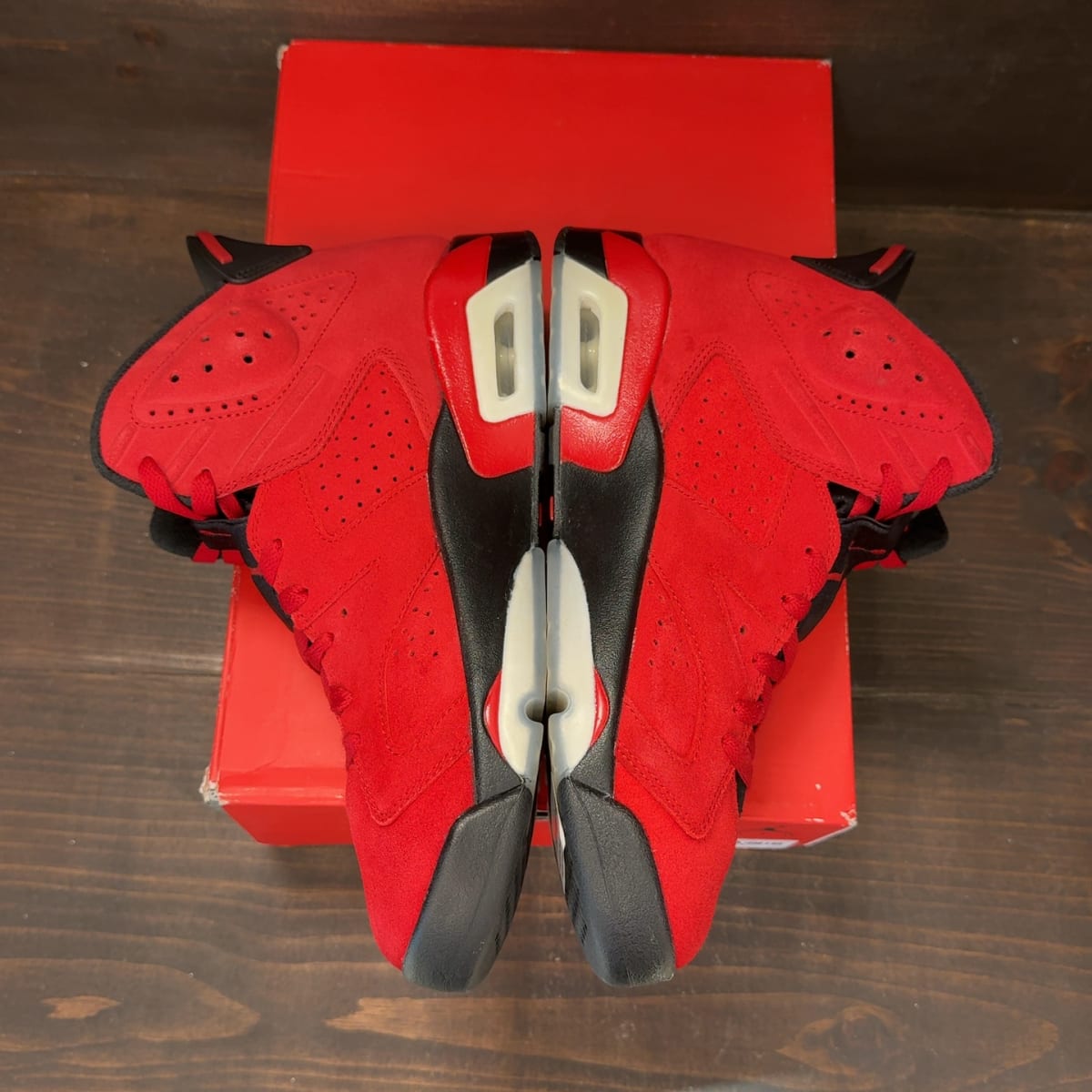 Jordan 6 Retro Toro Bravo Size 9.5 (Pre-Owned) - aux