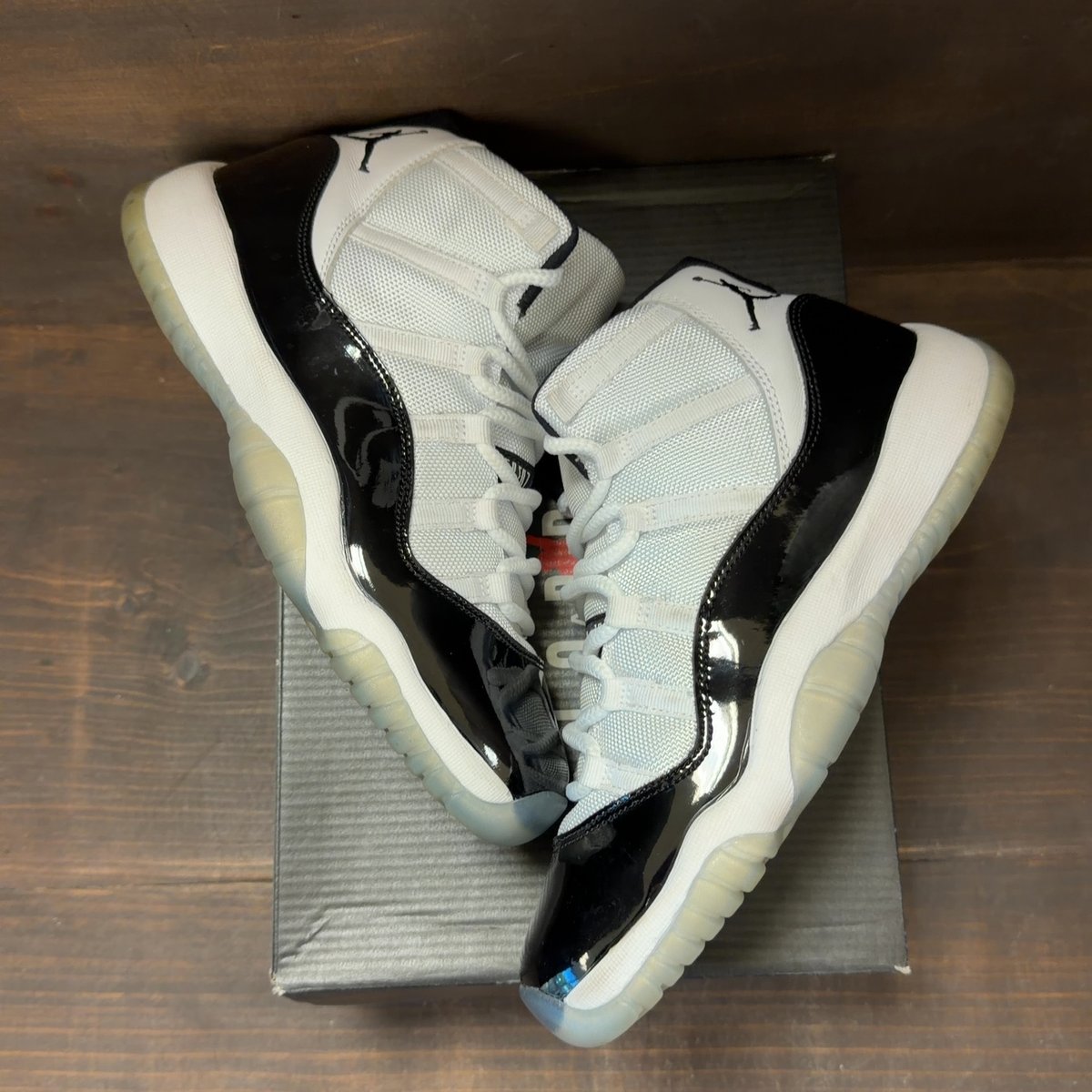 Jordan 11 Retro Concord (2018) (GS) Size 7Y (Pre-Owned) - back