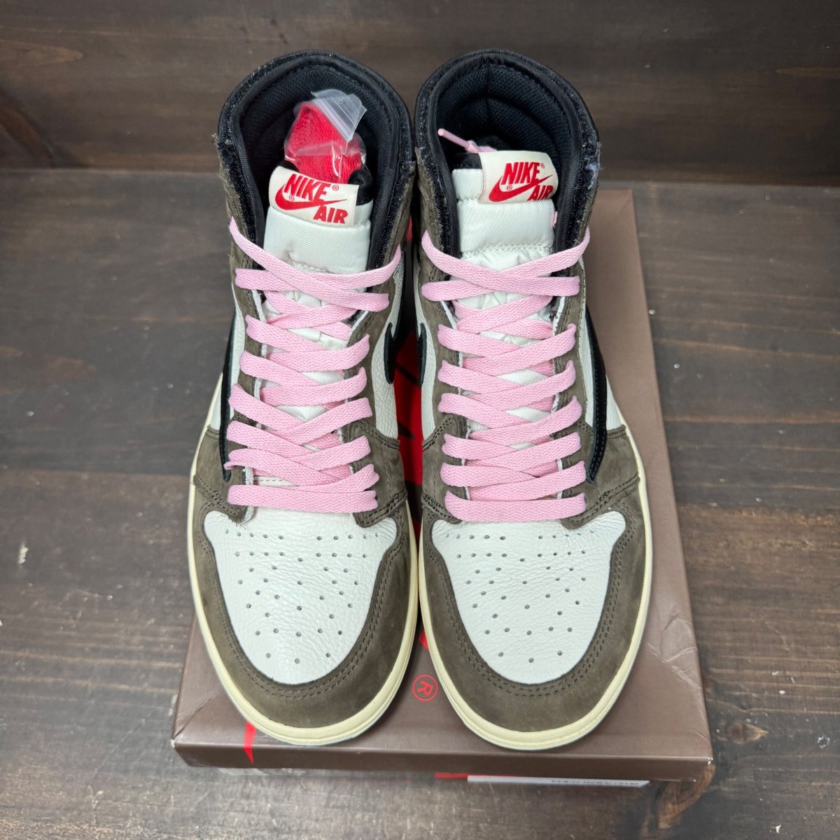 Jordan 1 Retro High OG SP Travis Scott Mocha Size 8.5 (Pre-Owned) - side
