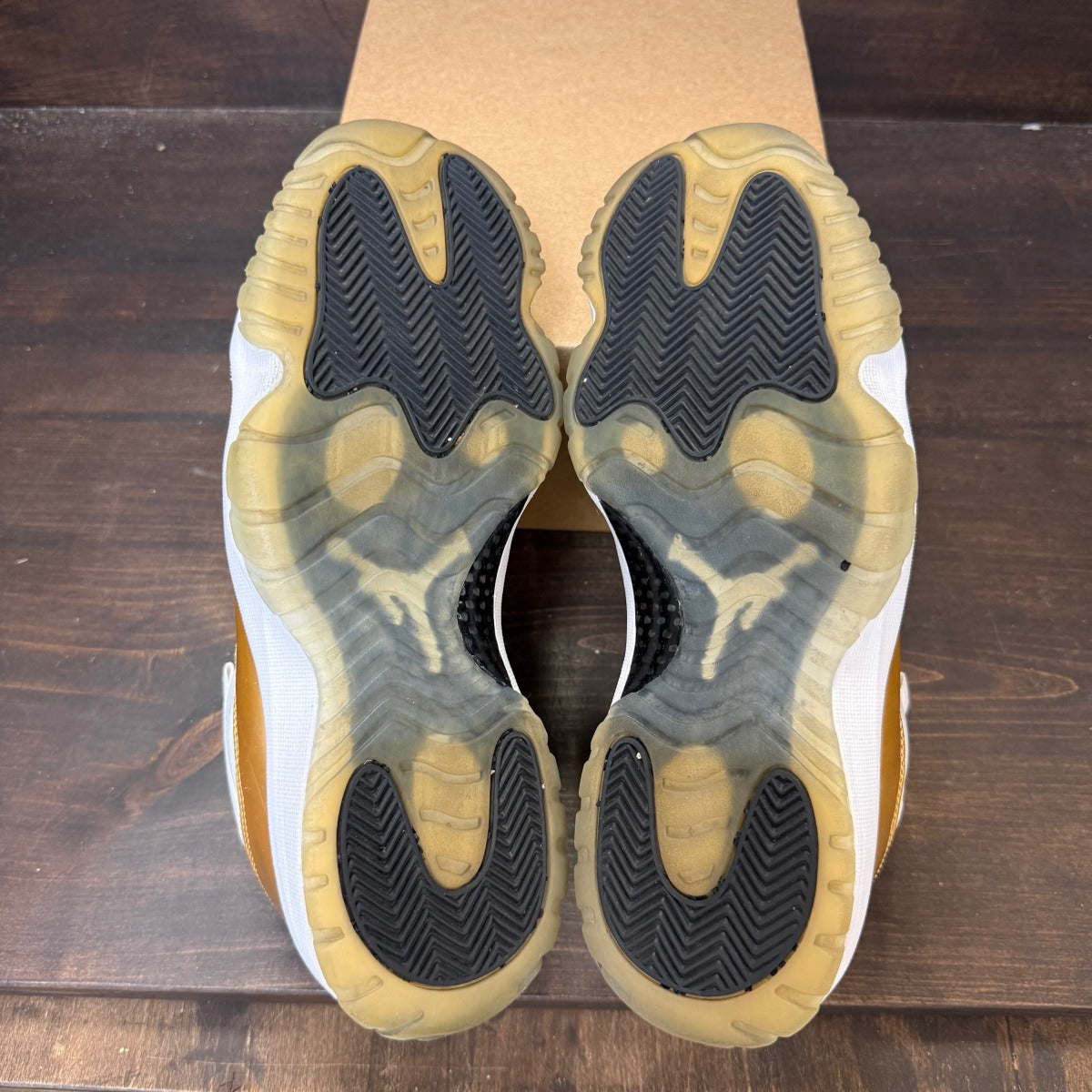 Jordan 11 Retro Low Closing Ceremony Size 11 (Pre-Owned) - Image 5