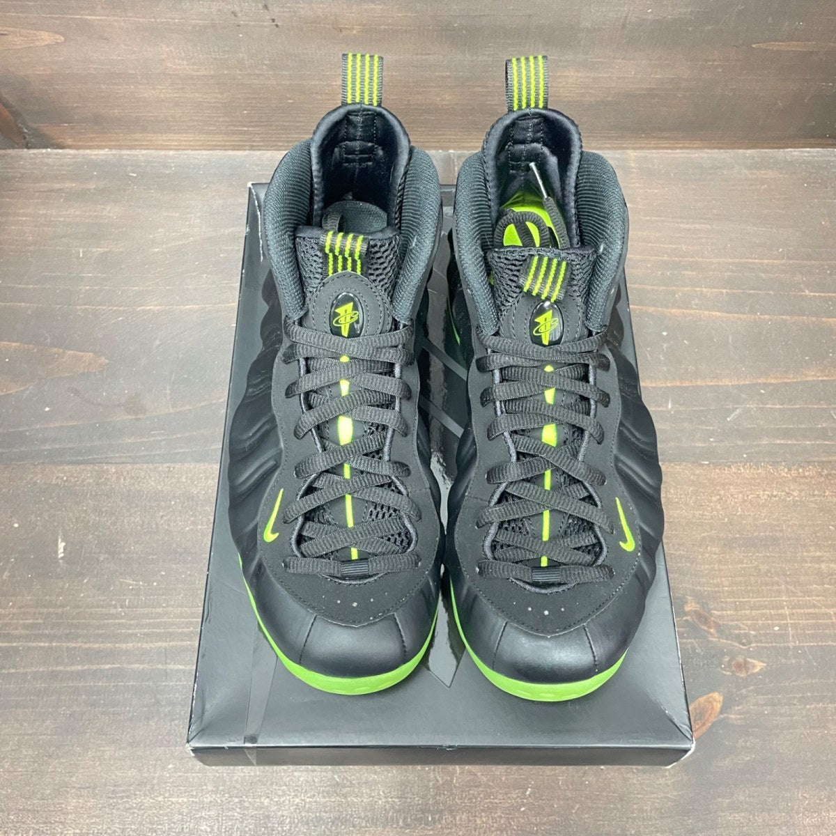 Nike Air Foamposite One Black Volt - Image 4