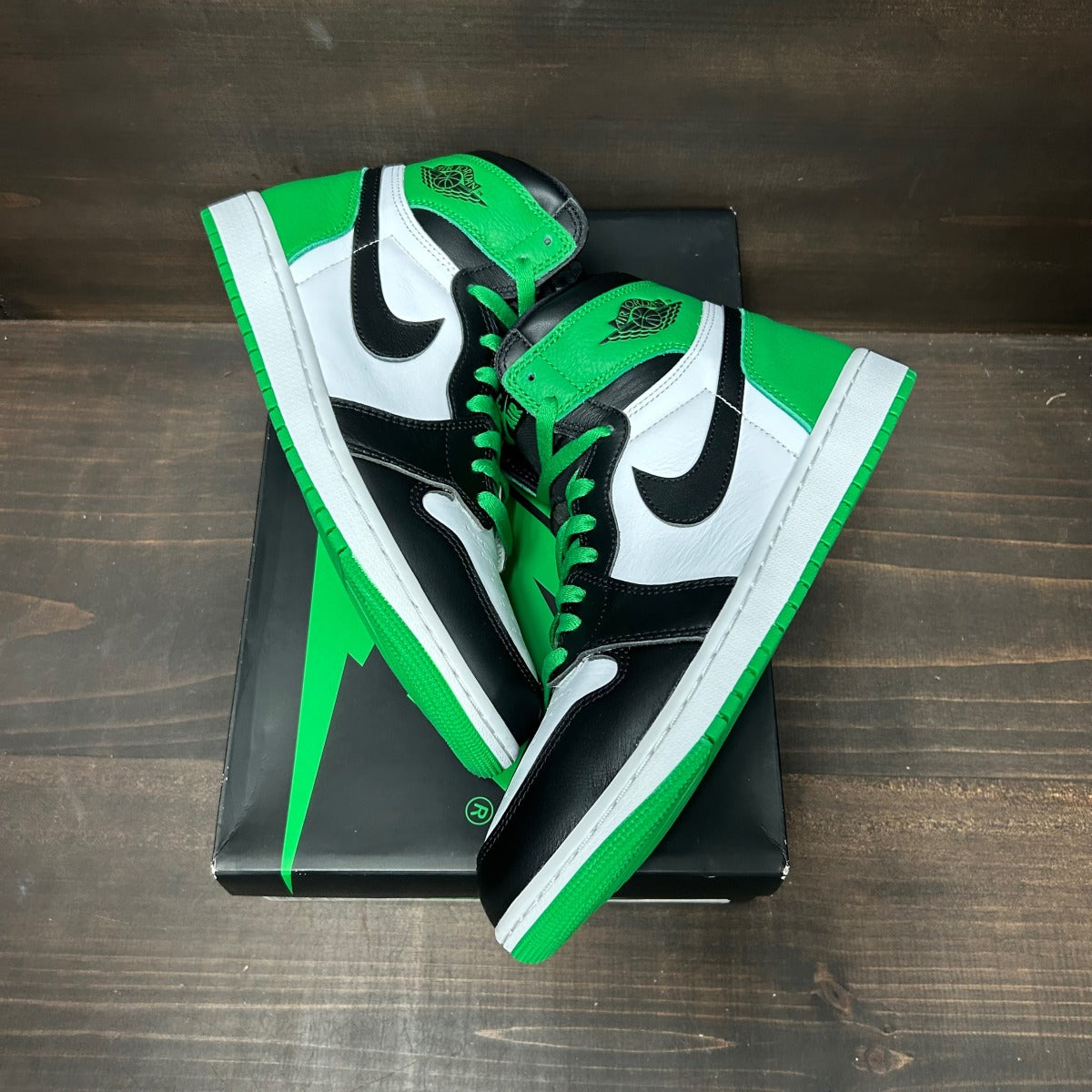 Jordan 1 Retro High OG Lucky Green - Image 3