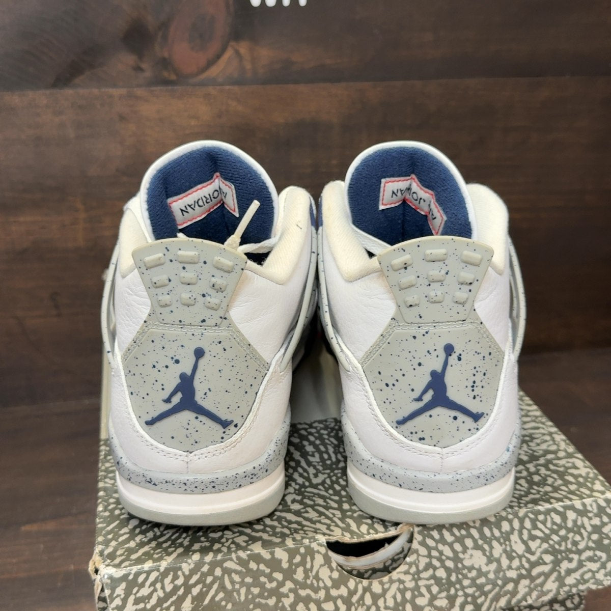 Jordan 4 Retro Midnight Navy Size 8 (Pre-Owned) - Image 5