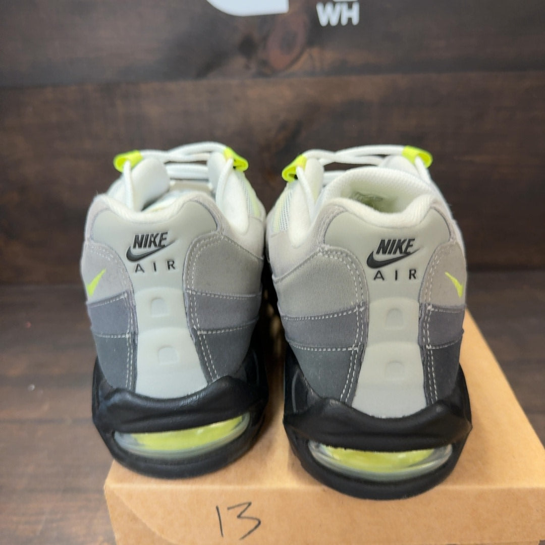 Nike Air Max 95 OG Big Bubble Neon (2025/2026) Size 13 (Pre-Owned) - Image 4