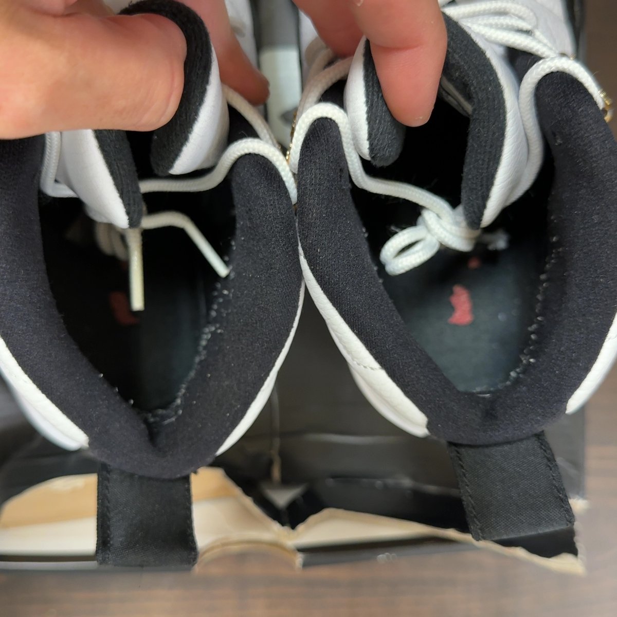 Jordan 12 Retro Taxi (2013) Size 9 (Pre-Owned) - aux
