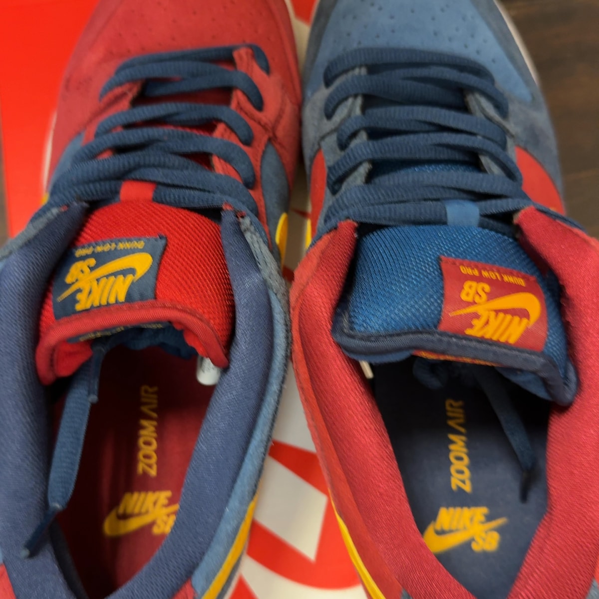 Nike SB Dunk Low Barcelona Size 10.5 (Pre-Owned) - Image 5