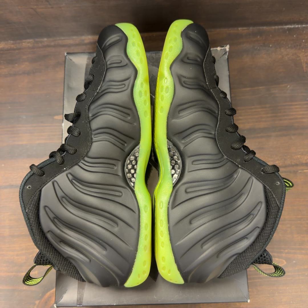 Nike Air Foamposite One Black Volt - Image 5