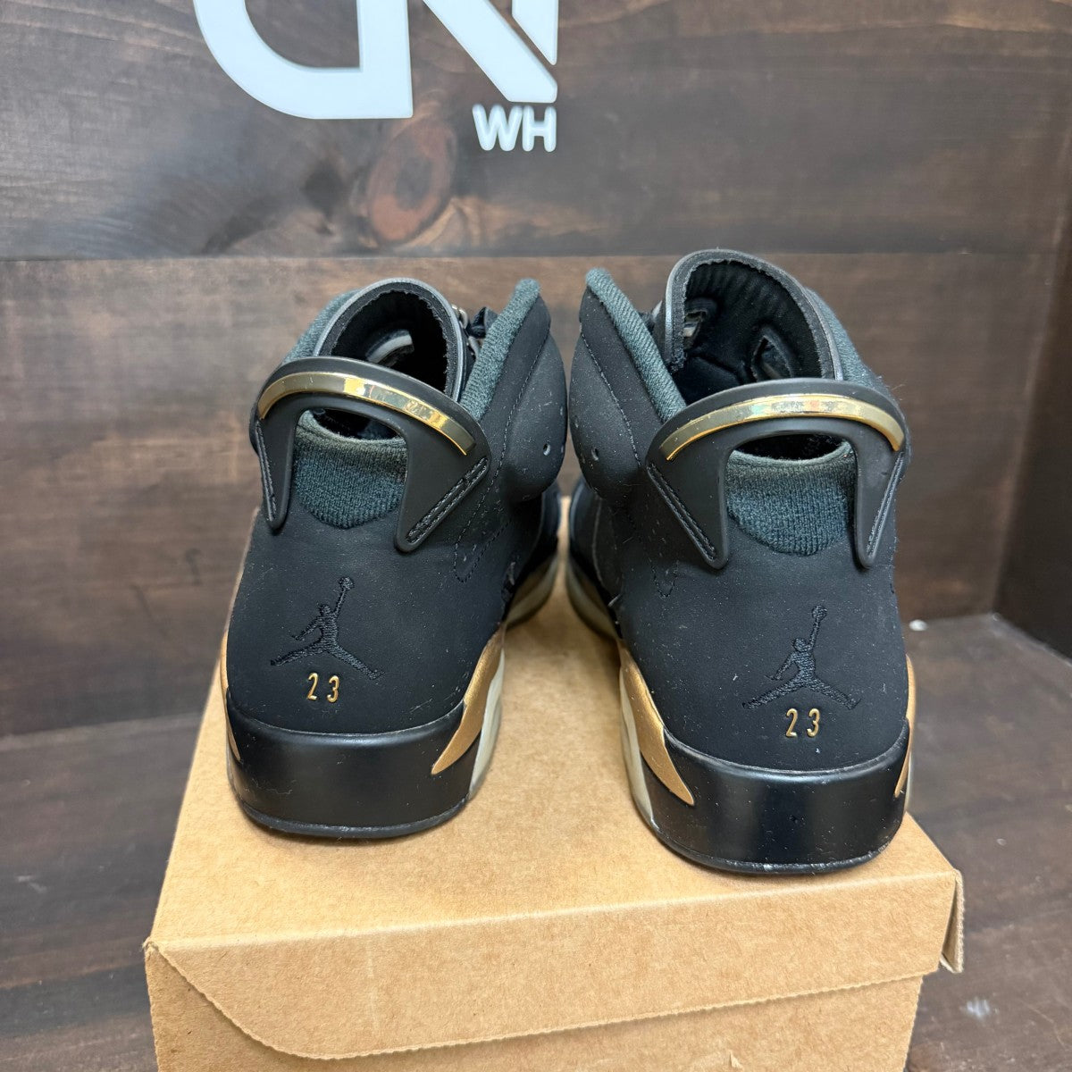 Jordan 6 Retro DMP (2020) Size 10 (Pre-Owned) - Image 4