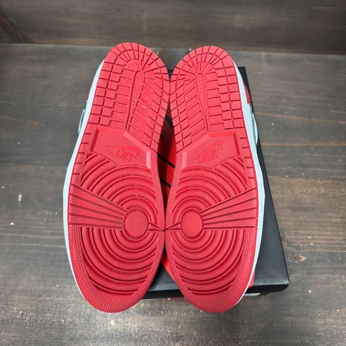Jordan 1 Retro Low OG Black Toe (2023) Size 8.5 (Pre-Owned) - box