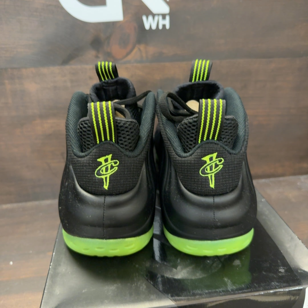Nike Air Foamposite One Black Volt - Image 4