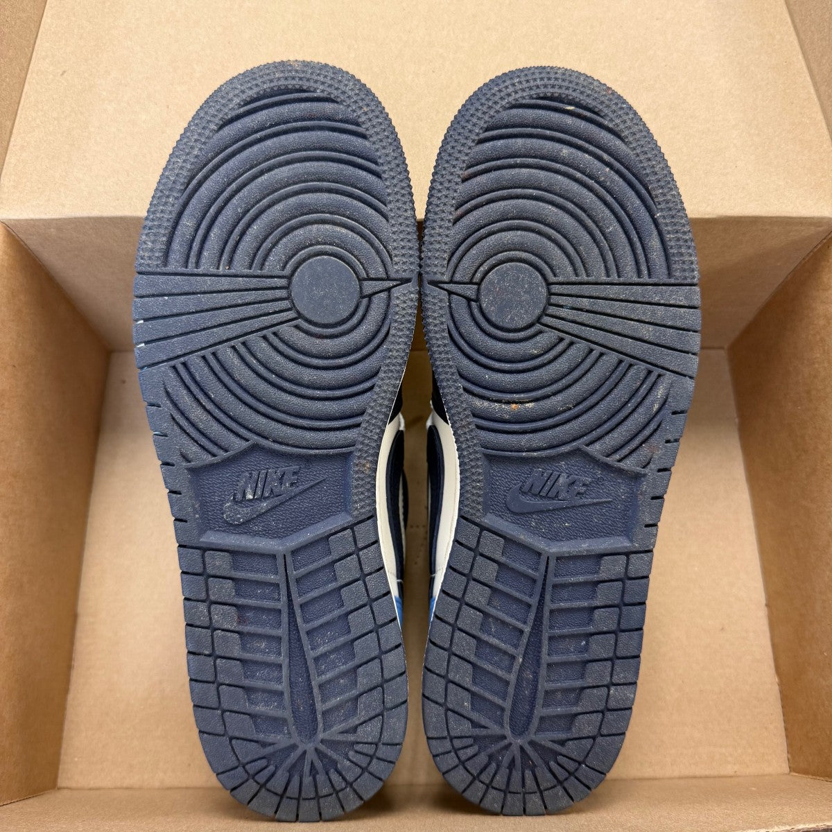 Jordan 1 Low OG Obsidian UNC (GS) Size 7Y (Pre-Owned) - Image 6