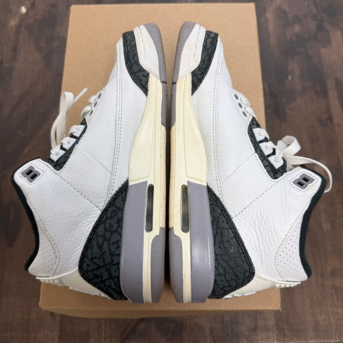 Jordan 3 Retro Cement Grey (GS) Size 4.5Y (Pre-Owned) - Image 4