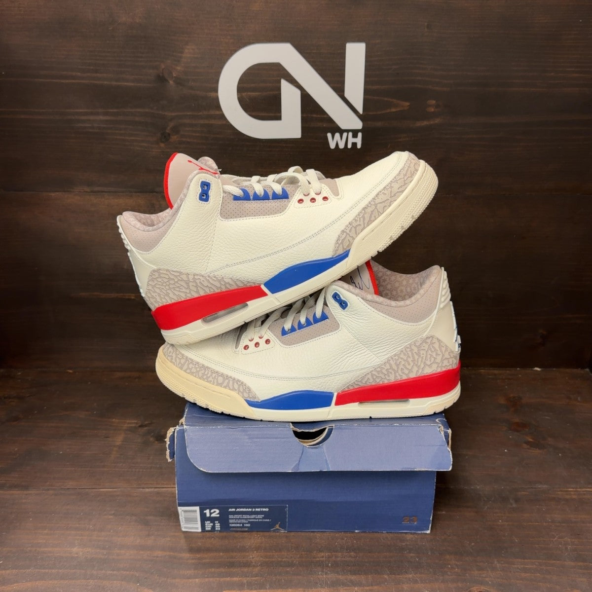 Jordan 3 Retro International Flight Size 12 (Pre-Owned)