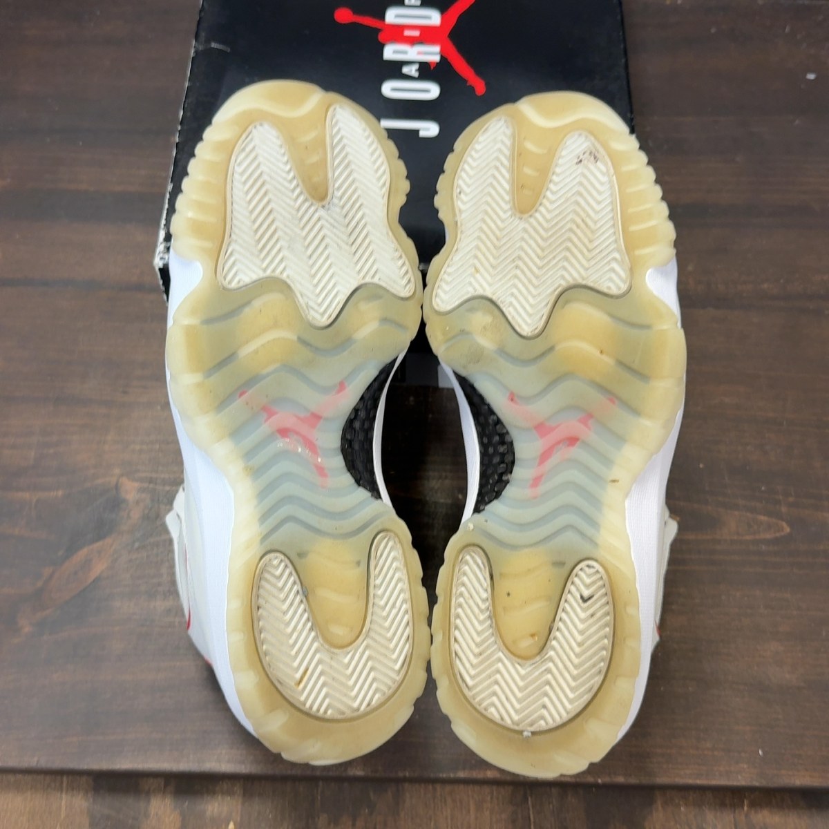 Jordan 11 Retro Platinum Tint - Image 8