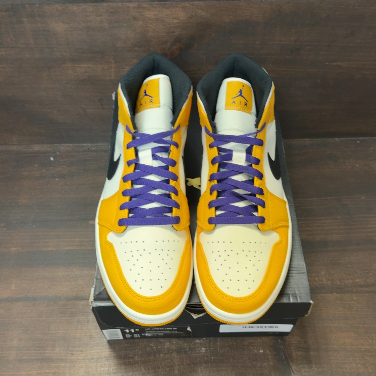 Jordan 1 Mid SE Lakers - Image 3