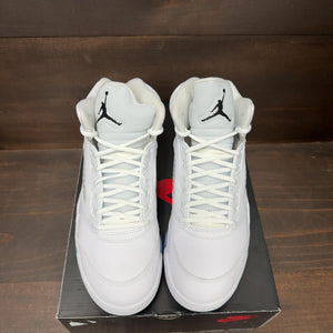 Jordan 5 Retro White Metallic (2026) Size 10.5 (Pre-Owned)