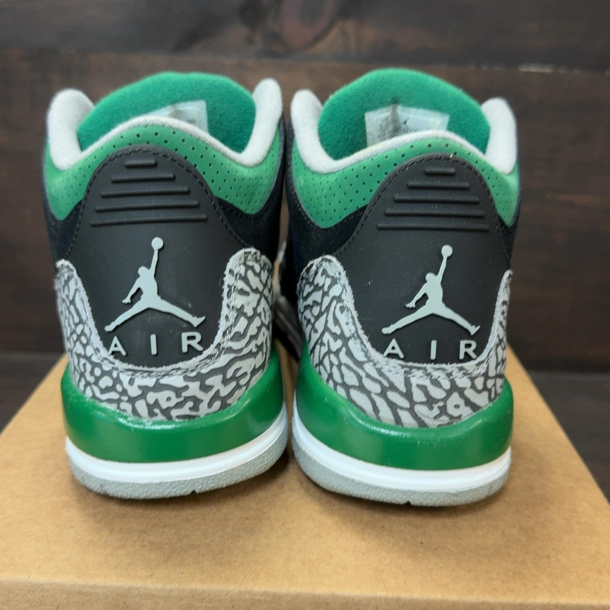 Jordan 3 Retro Pine Green (GS) Size 5.5Y (Pre-Owned) - Image 4