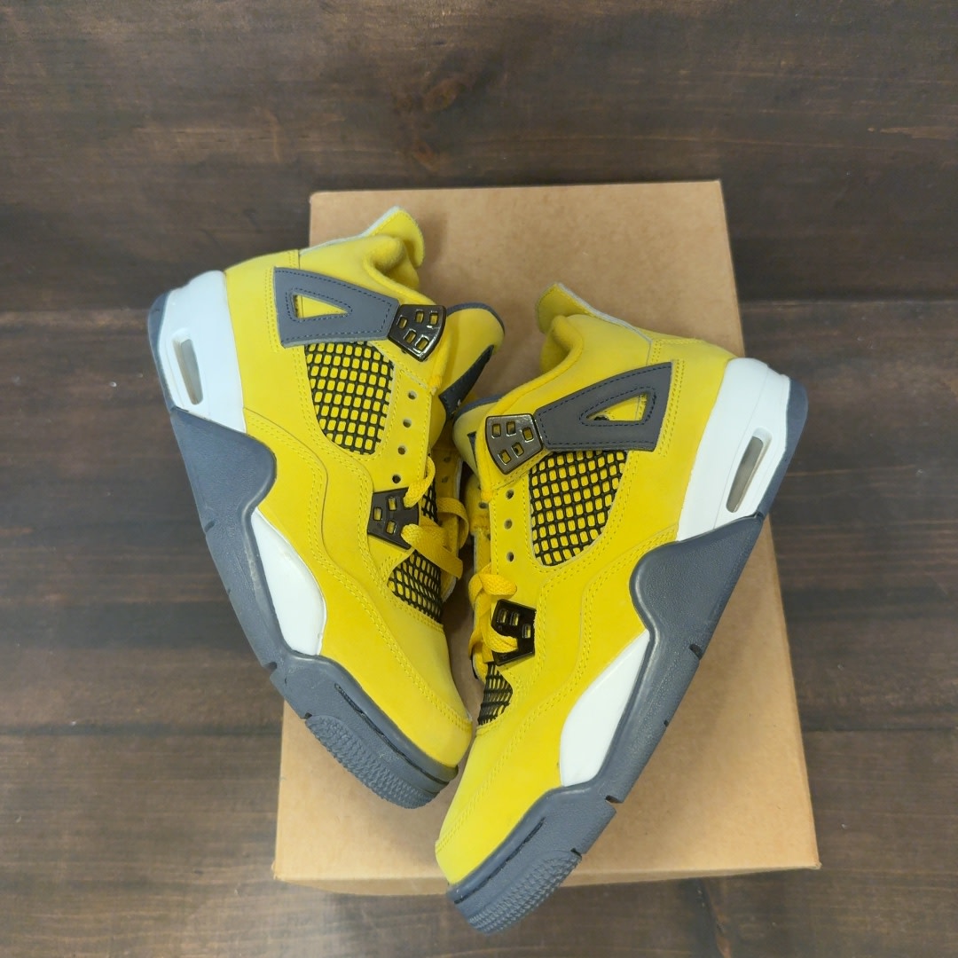 Jordan 4 Retro Lightning (2021) (GS) Size 5.5Y (Pre-Owned) - Image 2