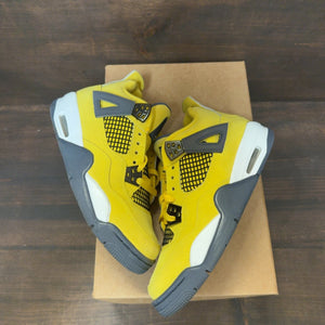 Jordan 4 Retro Lightning (2021) (GS) Size 5.5Y (Pre-Owned) - Image 2