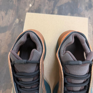 adidas Yeezy 700 V3 Copper Fade Size 6 (Pre-Owned) - Image 5