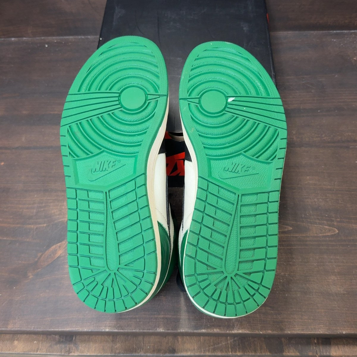 Jordan 1 Retro High Pine Green Size 13 (Pre-Owned)