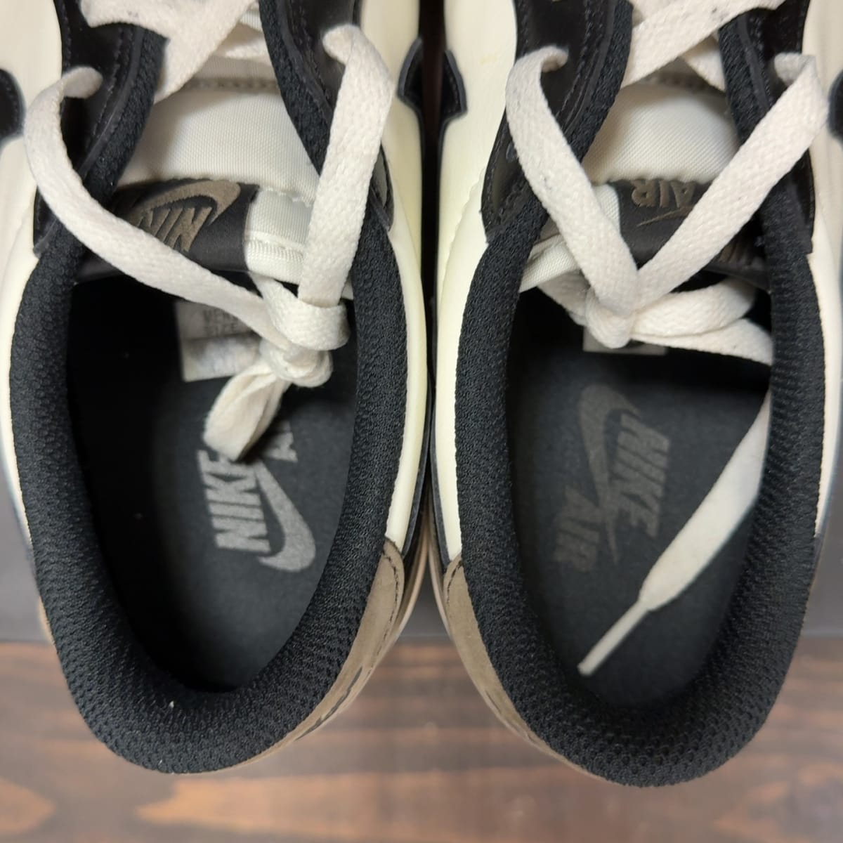 Jordan 1 Retro Low OG Mocha Size 9.5 (Pre-Owned) - aux