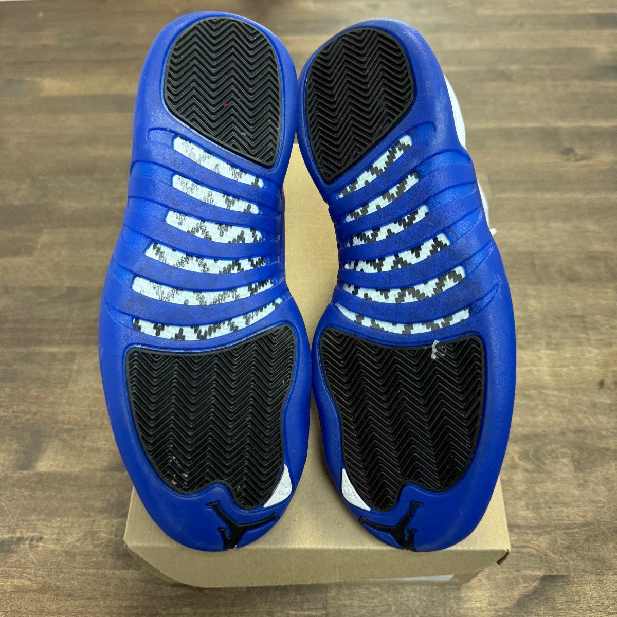 Jordan 12 Retro Blueberry Size 9.5 (Pre-Owned) - Image 5