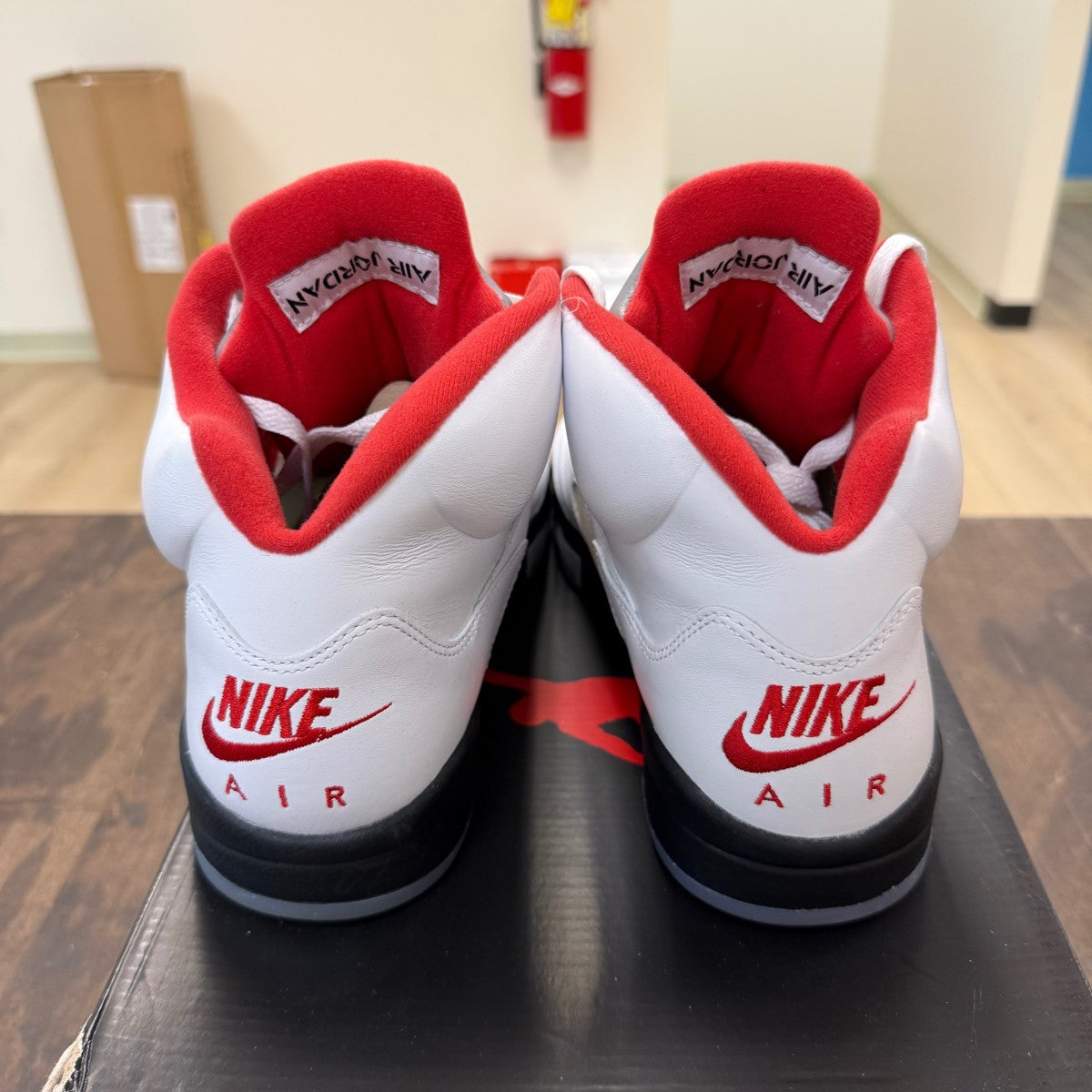 Jordan 5 Retro Fire Red Silver Tongue (2020) - Image 3