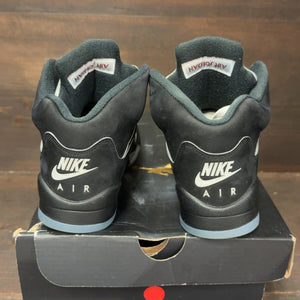 Jordan 5 Retro OG Black Metallic Reimagined (GS) Size 5Y (Pre-Owned) - aux