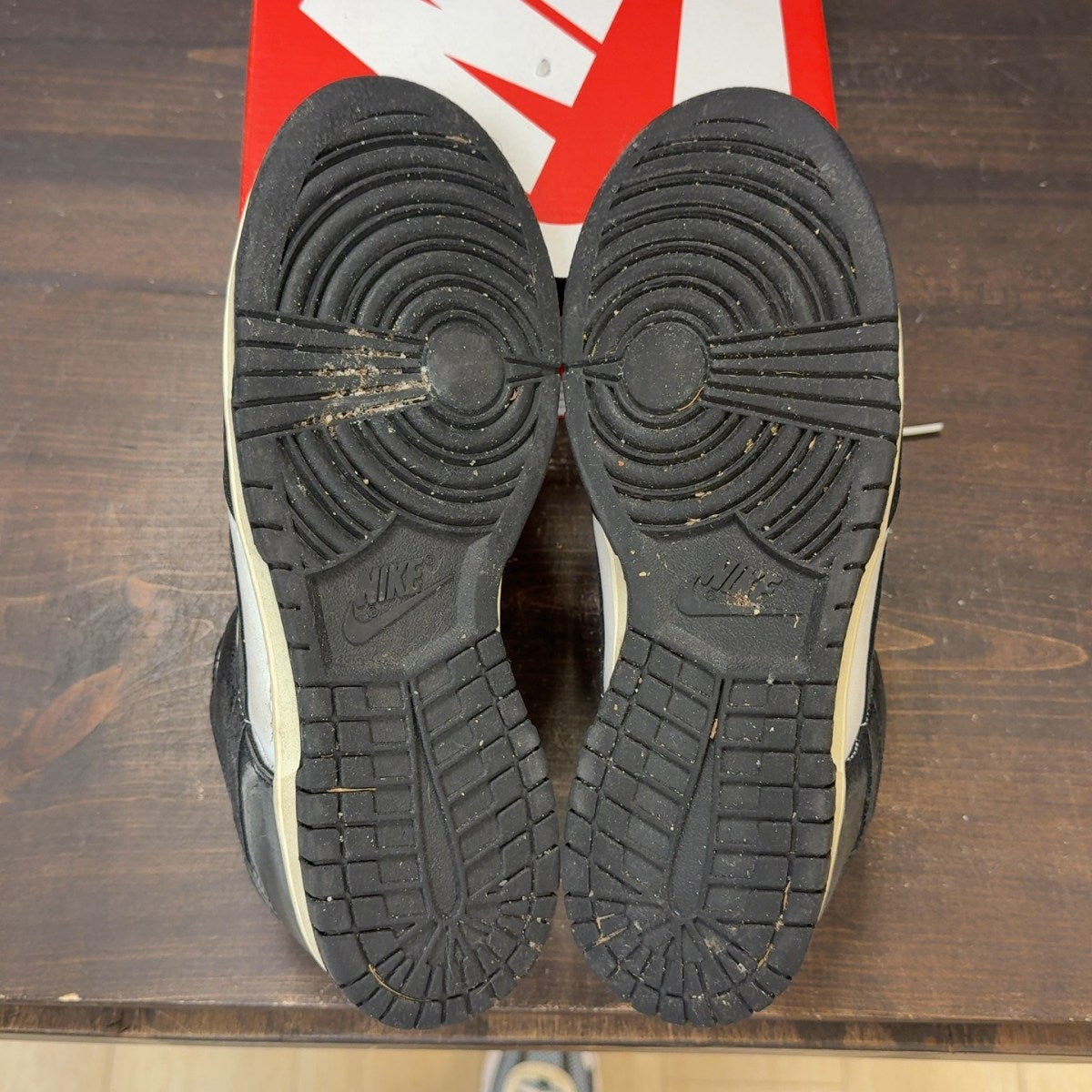 Nike Dunk Low Vintage Panda (Women's) Size 10W (Pre-Owned) - aux
