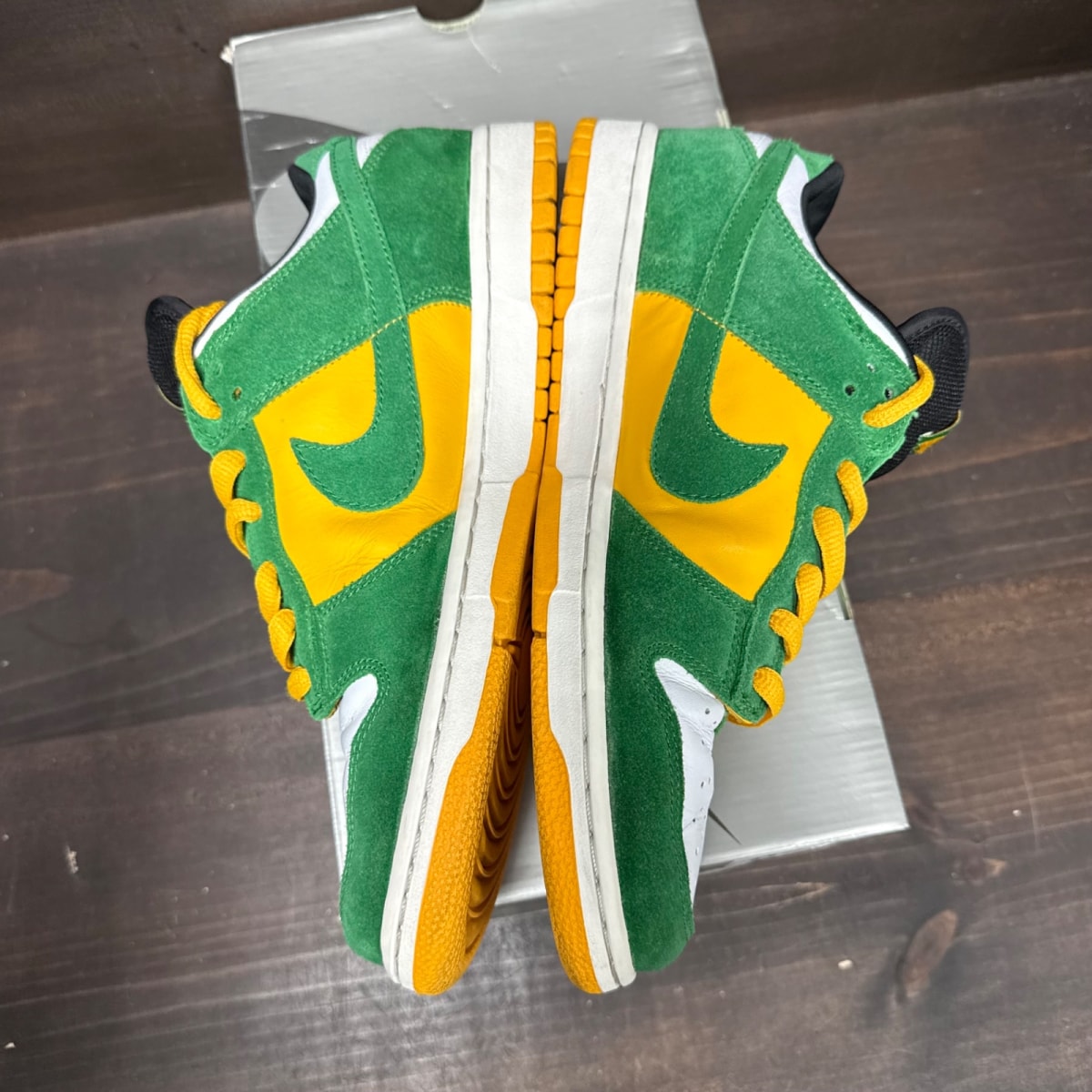 Nike SB Dunk Low Bucks - Image 3