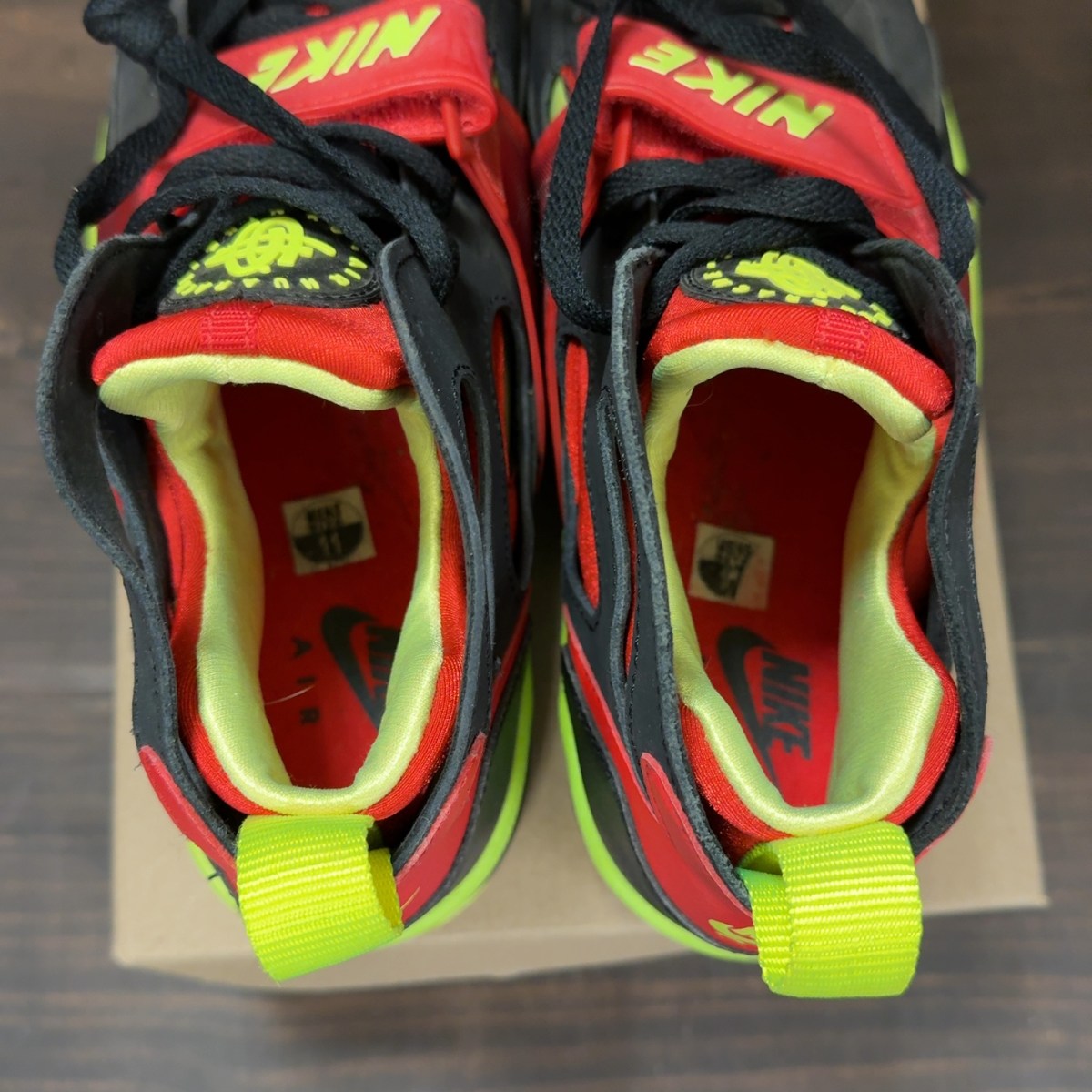 Nike Air Trainer Huarache Black Volt University Red Size 11 (Pre-Owned) - Image 6