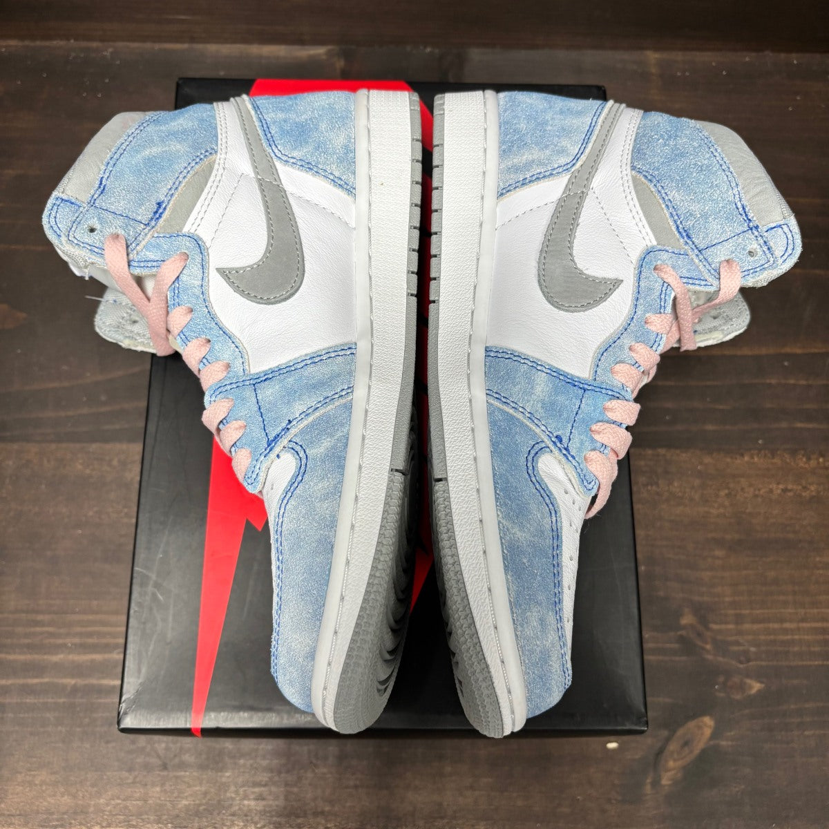 Jordan 1 Retro High OG Hyper Royal - Image 11