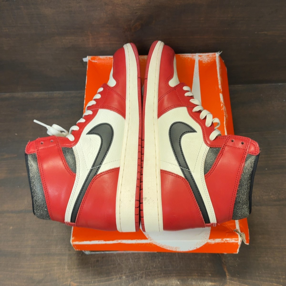 Jordan 1 Retro High OG Chicago Lost and Found - Image 6