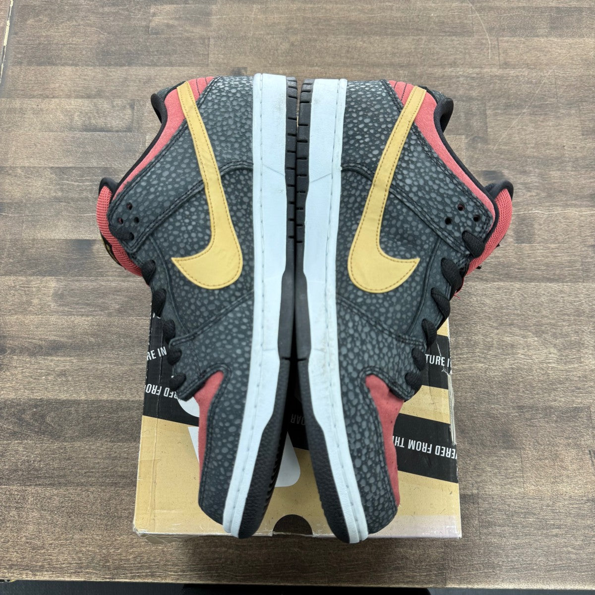 Nike SB Dunk Low Walk of Fame - Image 2