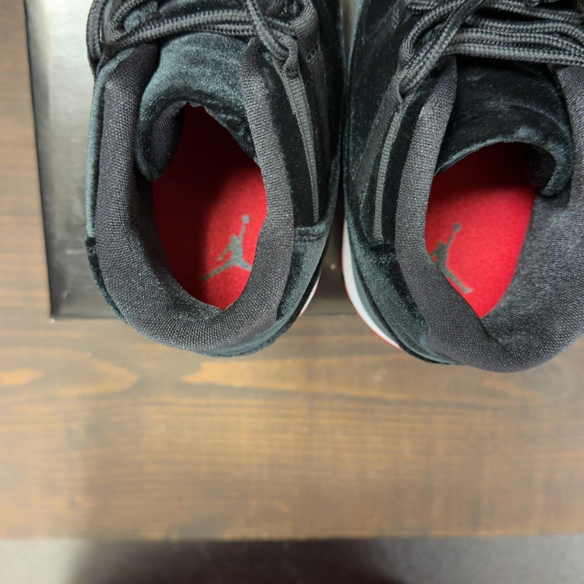 Jordan 11 Retro Bred Velvet (Women's) - Image 6