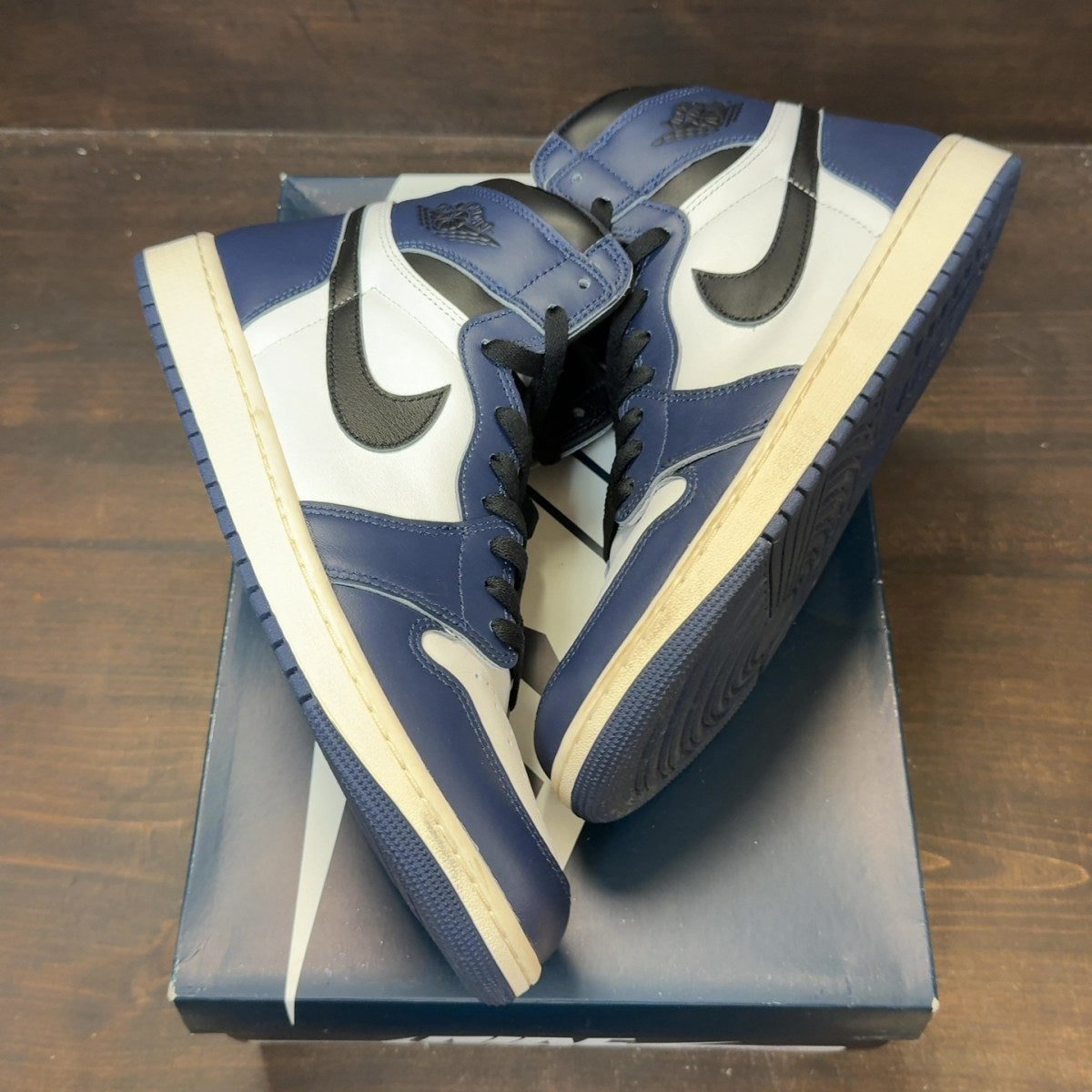 Jordan 1 Retro High OG Midnight Navy - Image 2