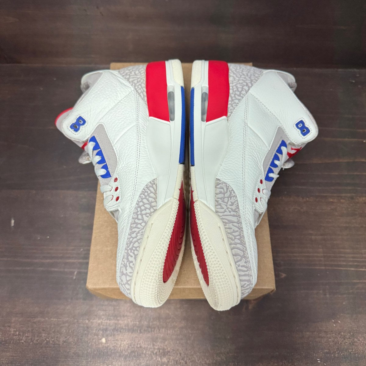 Jordan 3 Retro International Flight Size 13 (Pre-Owned) - Image 4